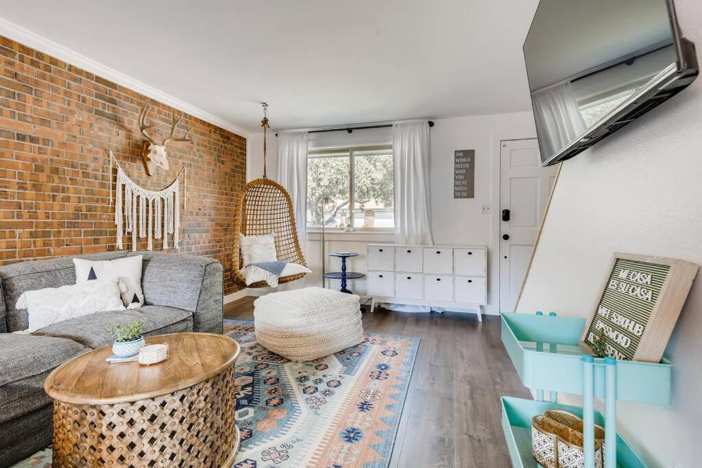 Family Townhome Near Mountains & Olde Town アーバダ エクステリア 写真