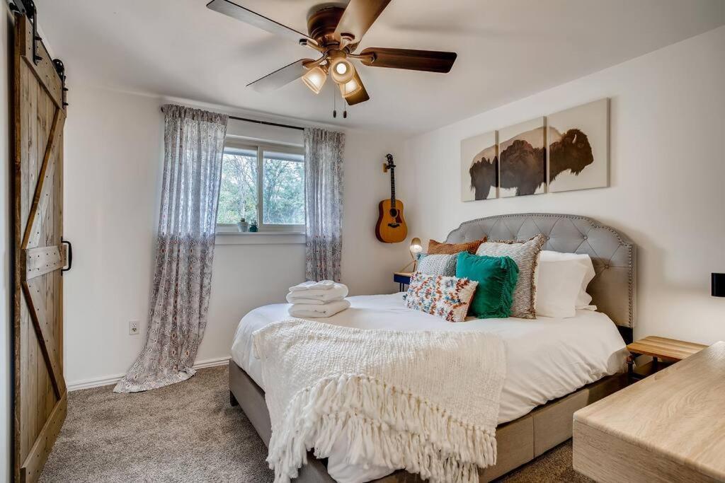 Family Townhome Near Mountains & Olde Town アーバダ エクステリア 写真