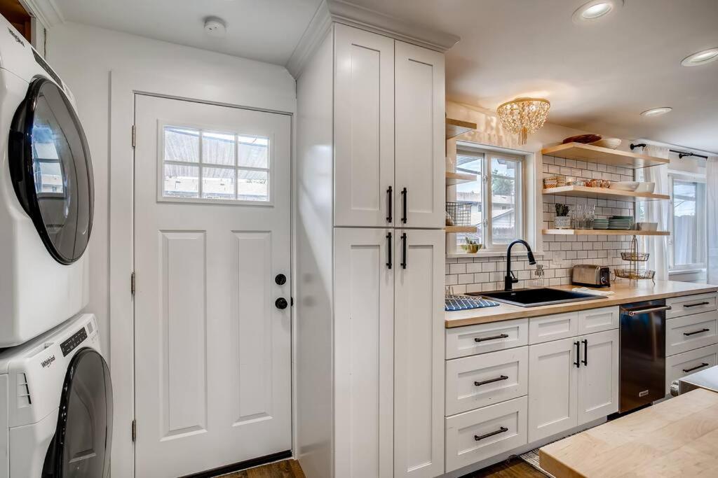Family Townhome Near Mountains & Olde Town アーバダ エクステリア 写真
