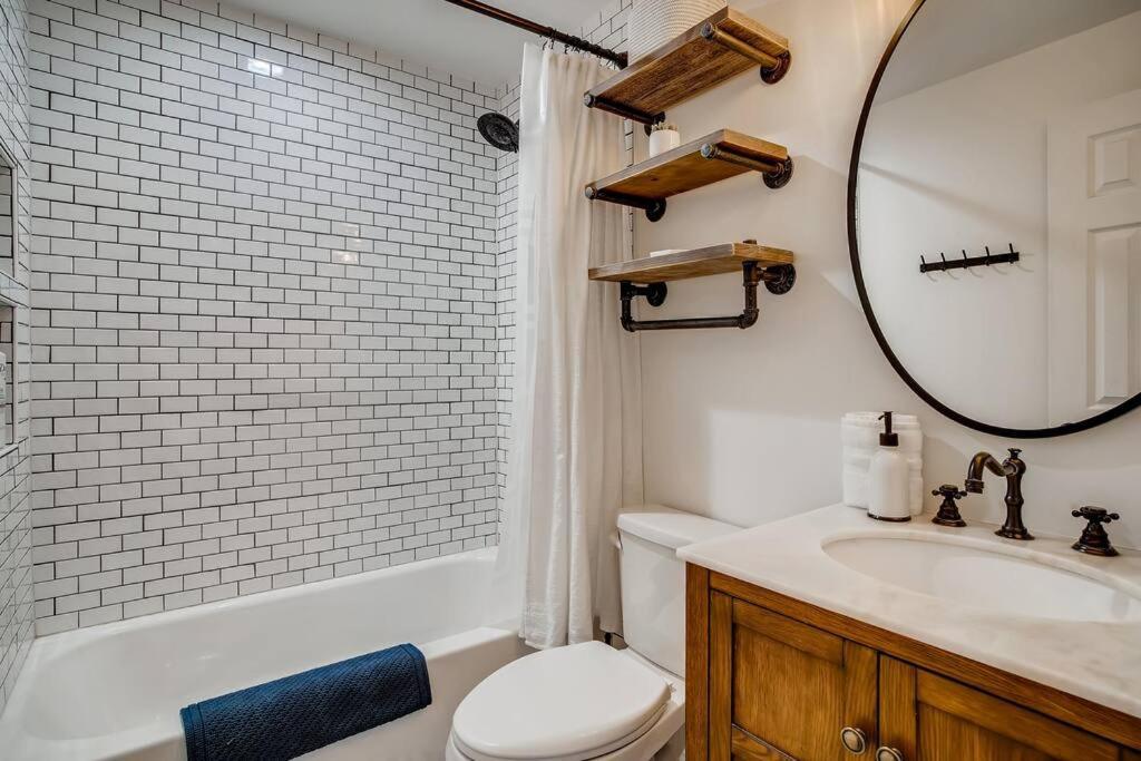 Family Townhome Near Mountains & Olde Town アーバダ エクステリア 写真