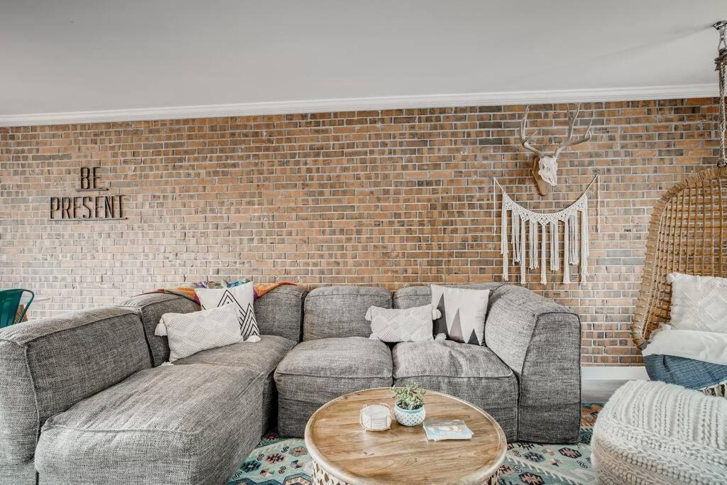 Family Townhome Near Mountains & Olde Town アーバダ エクステリア 写真